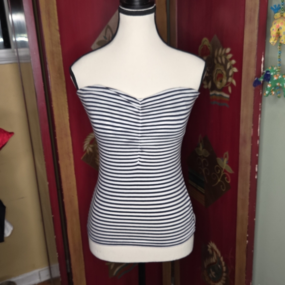 🔥 H&M 🔥 Navy Blue & White Striped Strapless Top W/Built-in Bra| Size XS - Picture 1 of 7